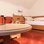 Landhotel Baumwipfel Guest house