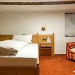 Baumwipfel 3*