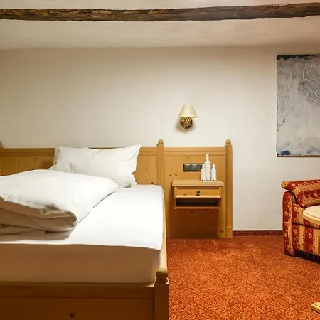 Baumwipfel 3*